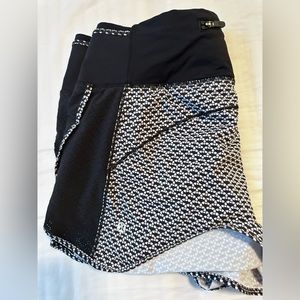 Lululemon black and white shorts 10